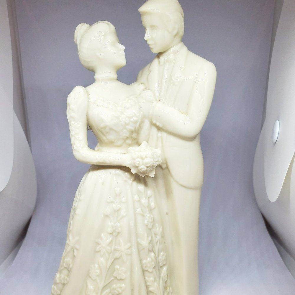 VINTAGE LENOX CAKE TOP FIGURINE